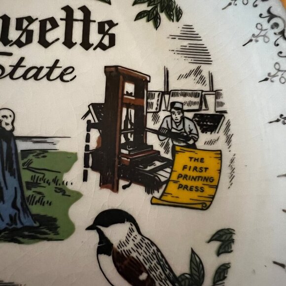 Massachusetts The Bay State Souvenir Plate Warranted 22K Gold Trim 10.5" Decorat - Picture 7 of 10